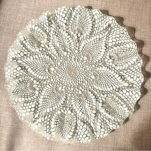 Vtg 70s SYDENSTRICKER Handmade Ruffle
Edge Fused Glass Doily
Platter#1026253